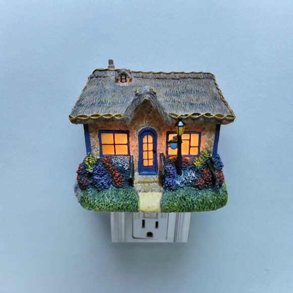 Thomas Kinkade Painter Of Light Sculpted Night Light Candlelight Cottage - Picture 1 of 7